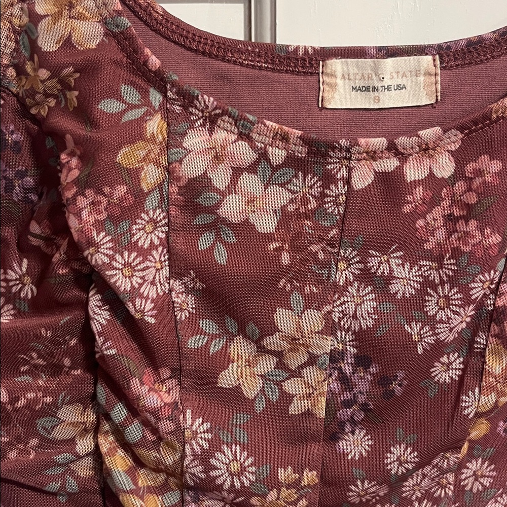 Altar’d State Mauve Floral Crop Tank Size Small Made in USA - Picture 3 of 9